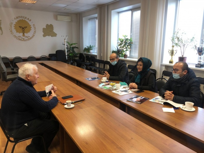Директор АНО "ЦПЭ Липецкой области" провел встречу с представителями таджикского бизнеса