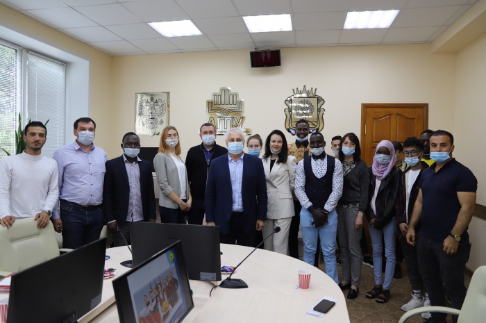 Директор АНО «ЦПЭ Липецкой области» Анатолий Гольцов провел рабочую встречу со студентами ЛГПУ