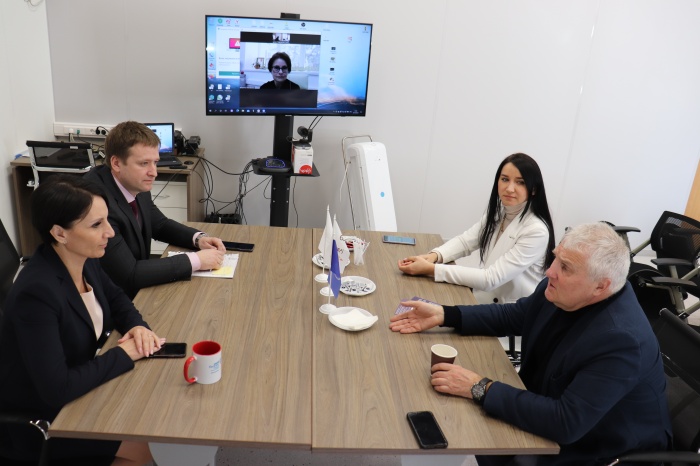 Анатолий Гольцов провел рабочую встречу с представителями  администрации г. Елец