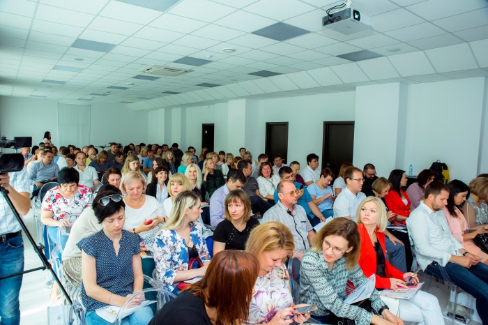 Круглый стол по теме «Эмоции в переговорах и бизнесе» для предприятий малого и среднего бизнеса Круглый стол по теме «Эмоции в переговорах и бизнесе» для предприятий малого и среднего бизнеса