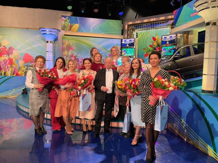 Генеральный директор ООО "СпутНик" и АНО "СпутНик" Юна Никишкина приняла участие в праздничной программе "Поле чудес"