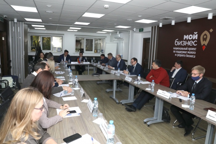 Заместитель полномочного представителя Президента РФ Артур Ниязметов провел совещание в Липецке на площадке центра «Мой бизнес» Заместитель полномочного представителя Президента РФ Артур Ниязметов провел совещание в Липецке на площадке центра «Мой бизнес»