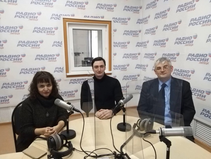 Руководитель Регионального центра инжиниринга и кластерного развития Александр Шацких в студии "Радио России"   