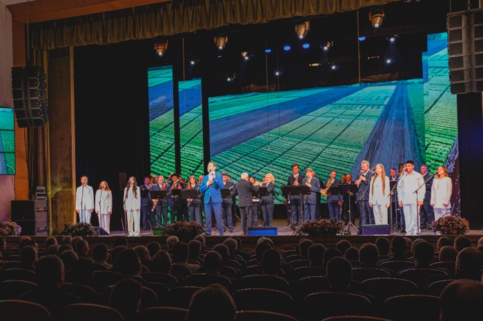 Анатолий Гольцов принял участие в торжественном собрании ко Дню работника сельского хозяйства