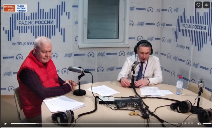 Руководитель Центра инноваций социальной сферы и народно-художественных промыслов Евгений Ковалев в студии "Радио России"
