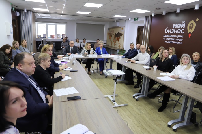 В центре «Мой бизнес» представители налоговой службы ответили на вопросы предпринимателей 