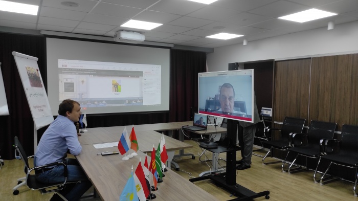 Центр поддержки экспорта Липецкой области принял участие в онлайн-встречах  Ежегодного дубайского инвестиционного форуме (AIM)